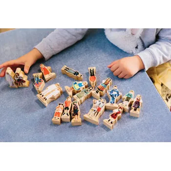 People Around the World - 18 Piecess - Modern Teaching Aids NZ