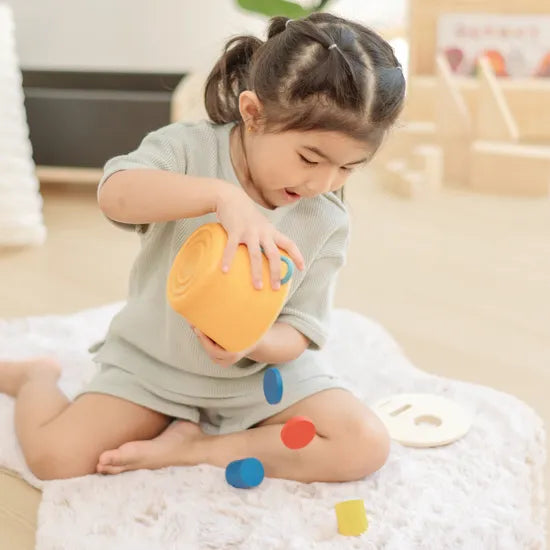PlanToys Montessori-Inspired Drop & Fit Bucket