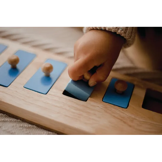 Short -Tall Knob Puzzle - Modern Teaching Aids NZ