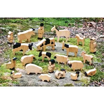 Farm Set in Natural Wood 22 Piecess - Modern Teaching Aids NZ