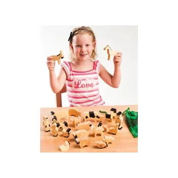 Farm Set in Natural Wood 22 Piecess - Modern Teaching Aids NZ