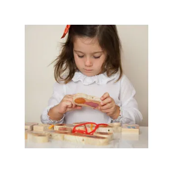 Linking Families Of The World Set of 24 - Modern Teaching Aids NZ