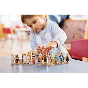 People Around the World - 18  Piecess - Modern Teaching Aids NZ