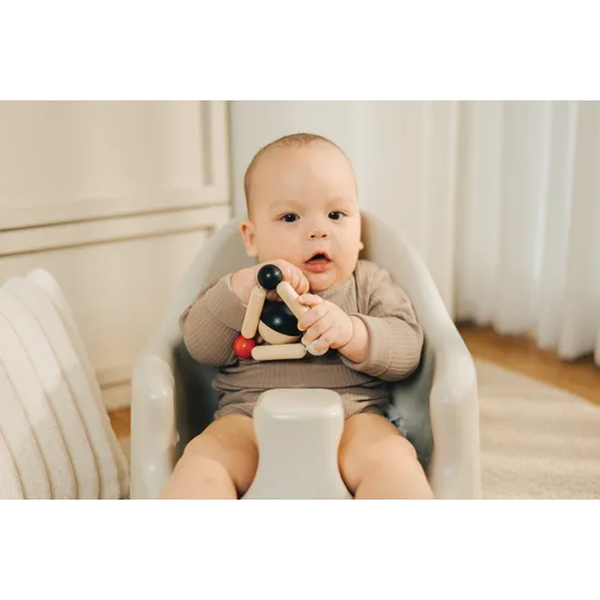 PlanToys High Contrast Triangle Clutching