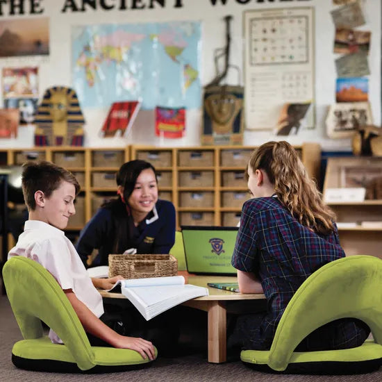 Stockholm Spaces Round Table with 4 Floor Seats - Lime