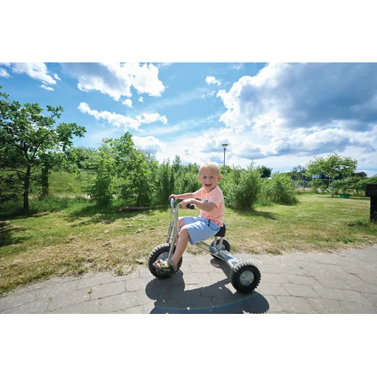 Winther Medium Tricycle - Modern Teaching Aids NZ